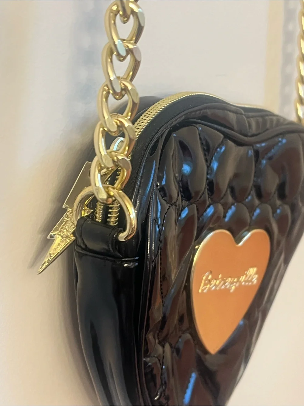 Vintage y2k Betsy Johnson heart -Shaped Patent Crossbody Bag with Gold Chain